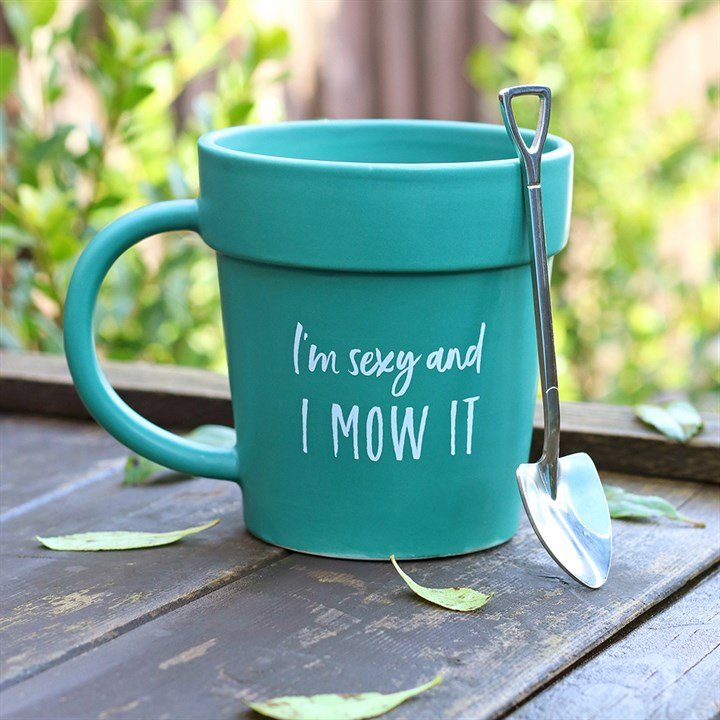 Sexy and I Mow It Pot Mug and Shovel Spoon - Scents & Gifts UK